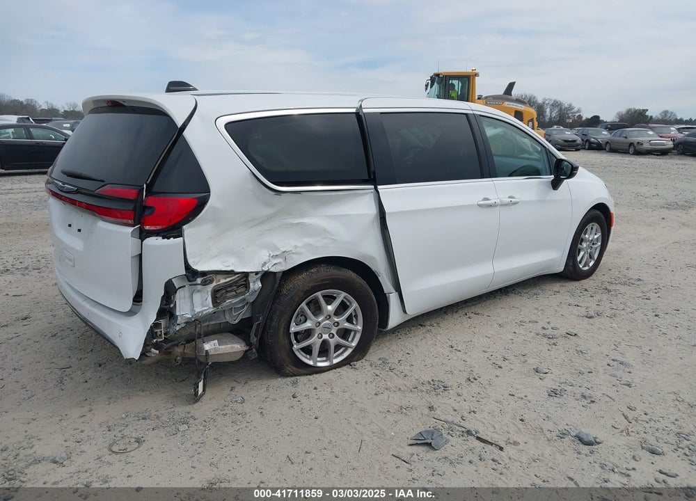 2024 CHRYSLER PACIFICA TOURING L VIN: 2C4RC1BG8RR167501