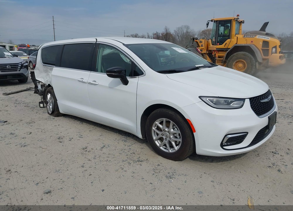 2024 CHRYSLER PACIFICA TOURING L VIN: 2C4RC1BG8RR167501