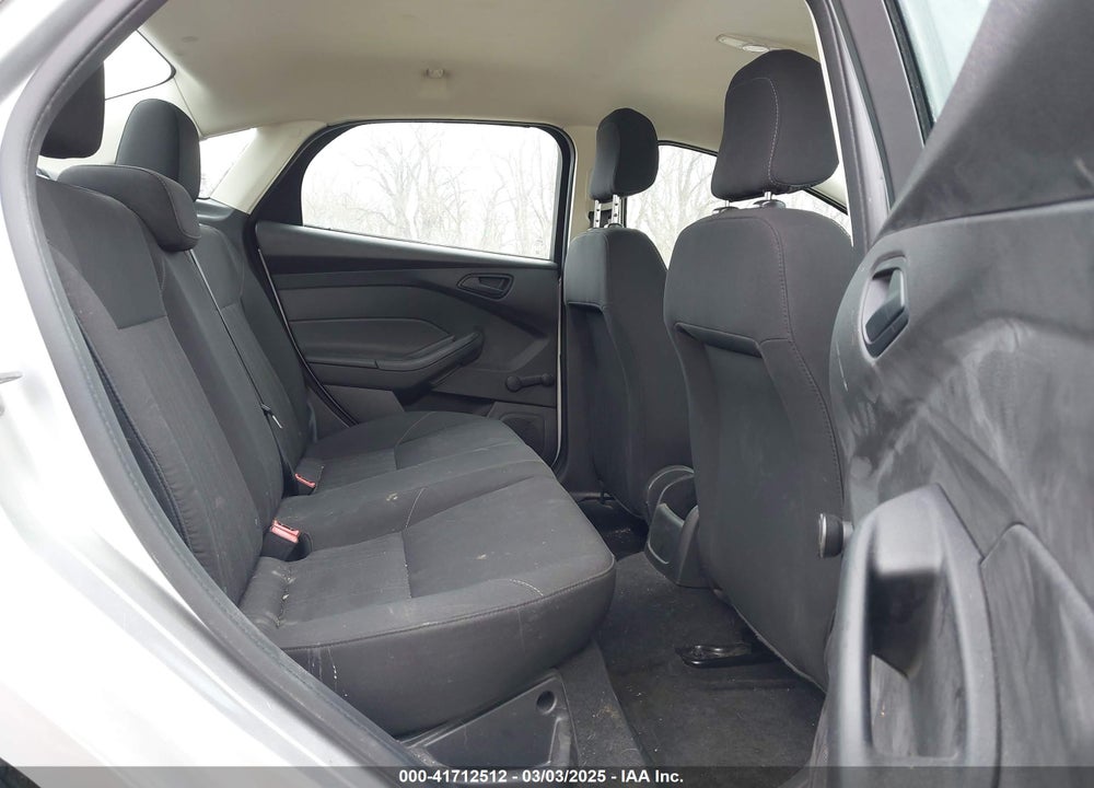 2016 FORD FOCUS VIN: 1FADP3E29GL393570