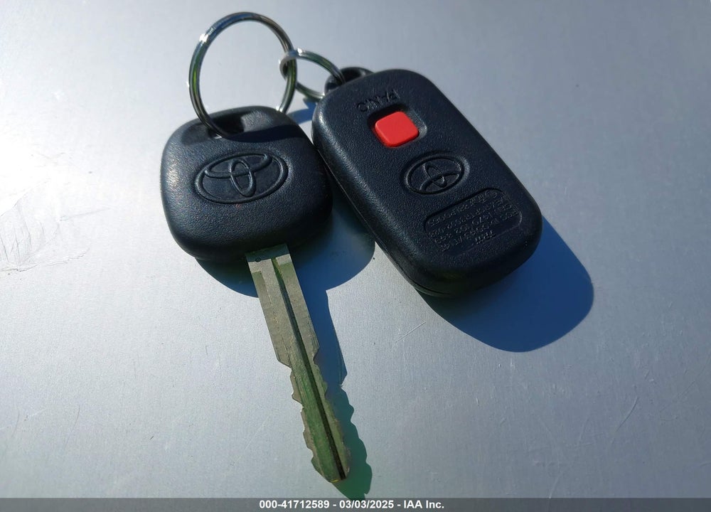 2005 TOYOTA CAMRY VIN: 4T1BF30K75U607826