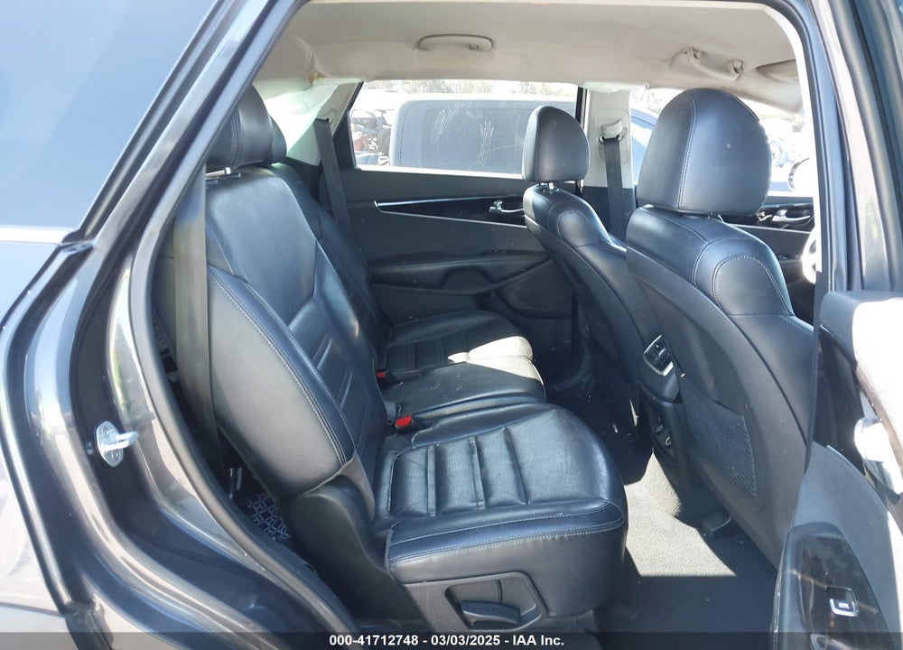 2019 KIA SORENTO VIN: 5XYPH4A59KG457959