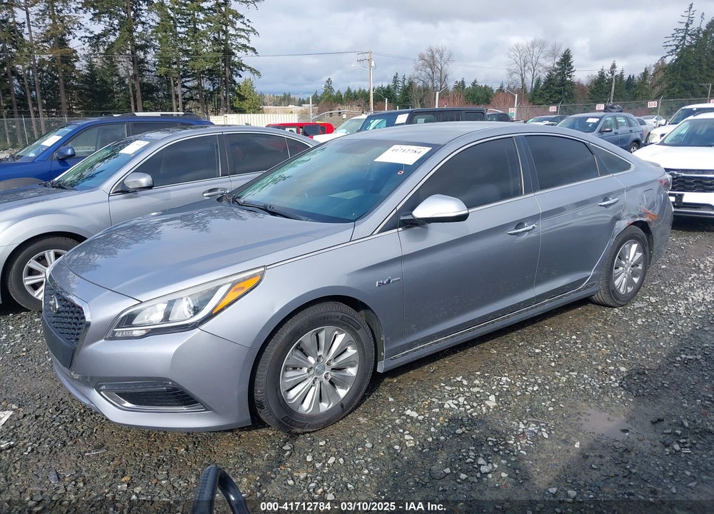 2017 HYUNDAI SONATA HYBRID VIN: KMHE24L12HA043607