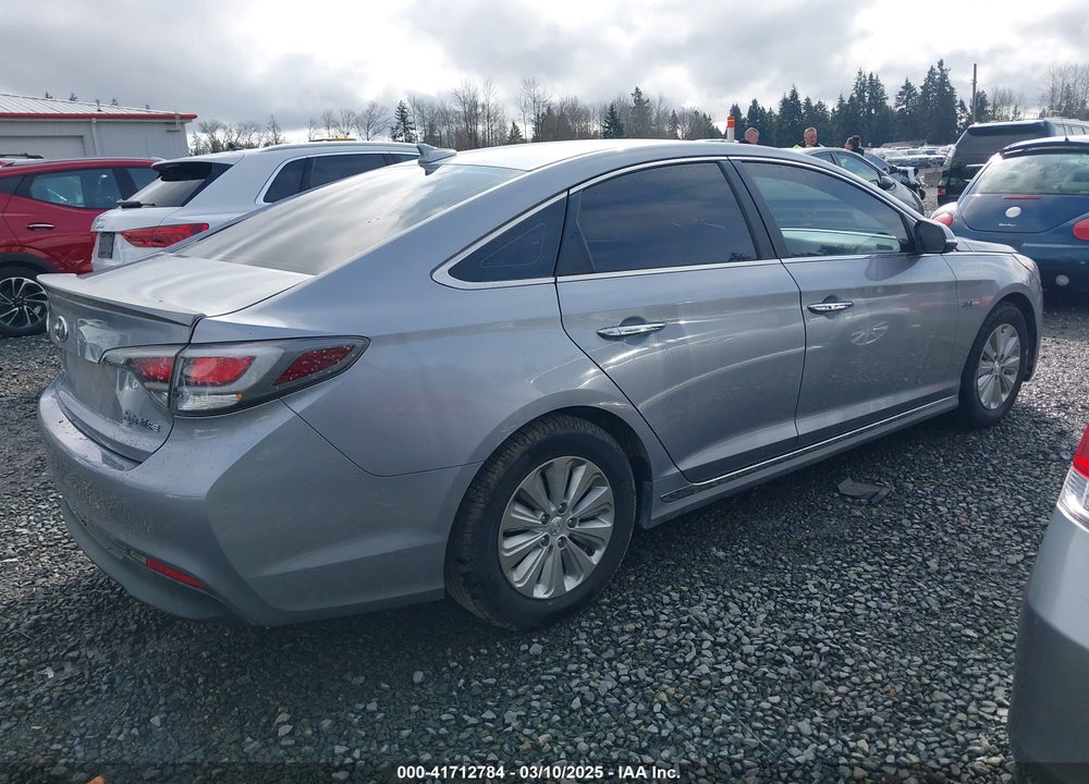 2017 HYUNDAI SONATA HYBRID VIN: KMHE24L12HA043607