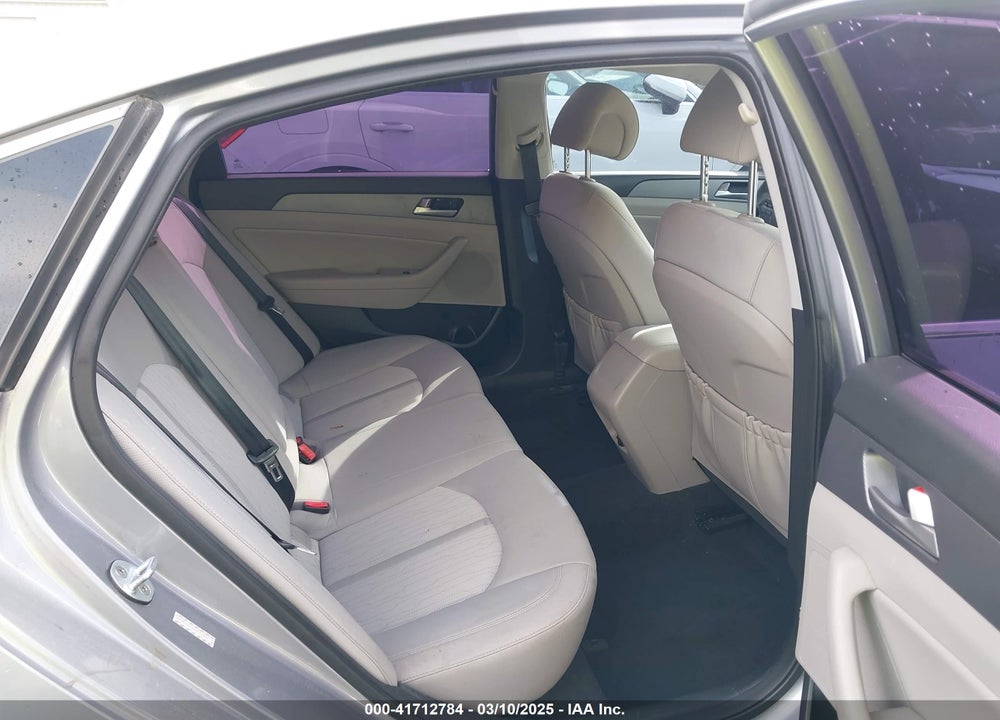 2017 HYUNDAI SONATA HYBRID VIN: KMHE24L12HA043607