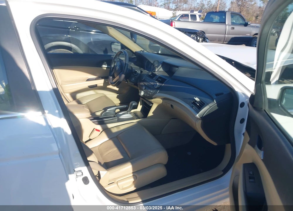 2011 HONDA ACCORD 2.4 SE VIN: 1HGCP2F64BA146819