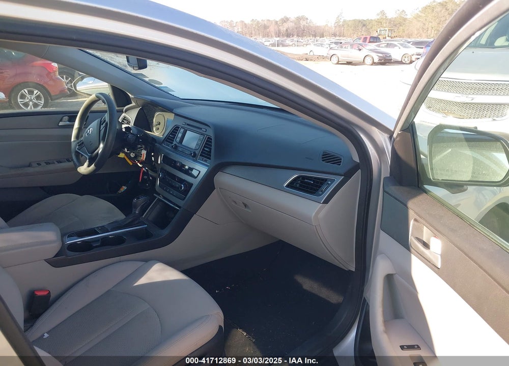 2015 HYUNDAI SONATA VIN: 5NPE24AF0FH229655