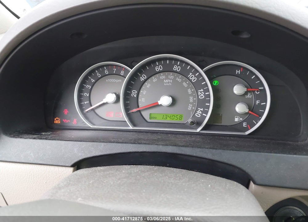 2008 KIA SORENTO LX BASE VIN: KNDJD735285857136