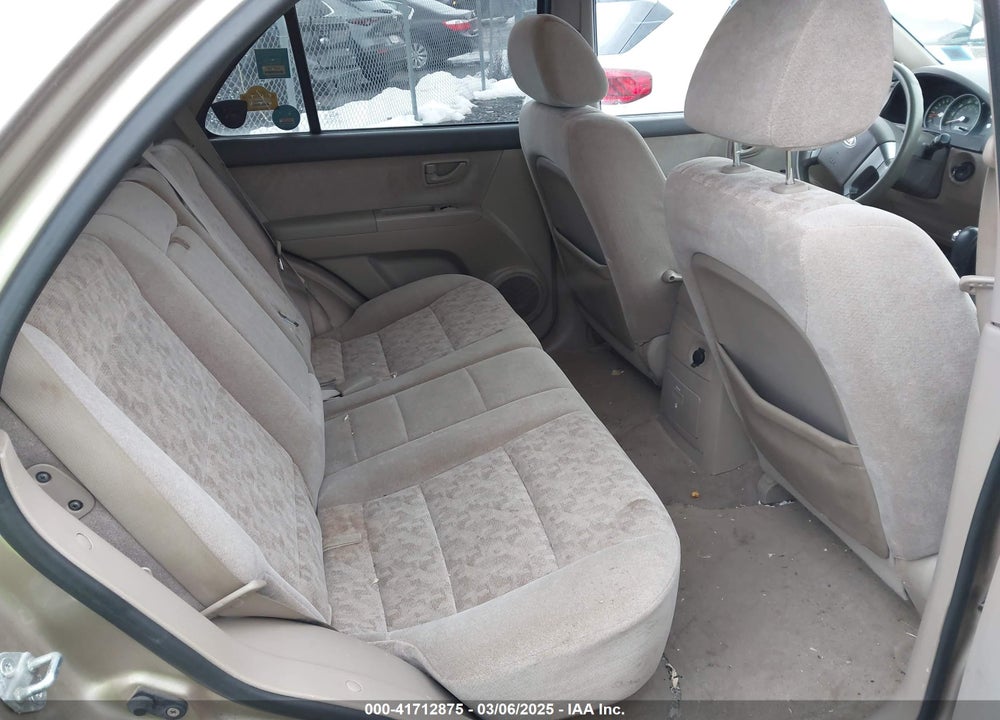 2008 KIA SORENTO LX BASE VIN: KNDJD735285857136