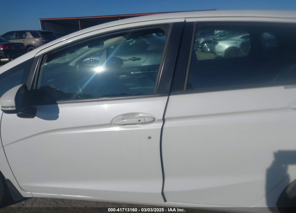 2016 HONDA FIT VIN: 3HGGK5H81GM703177