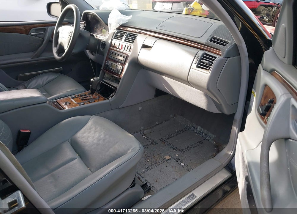 2001 MERCEDES-BENZ E 320 VIN: WDBJH65JX1B290284