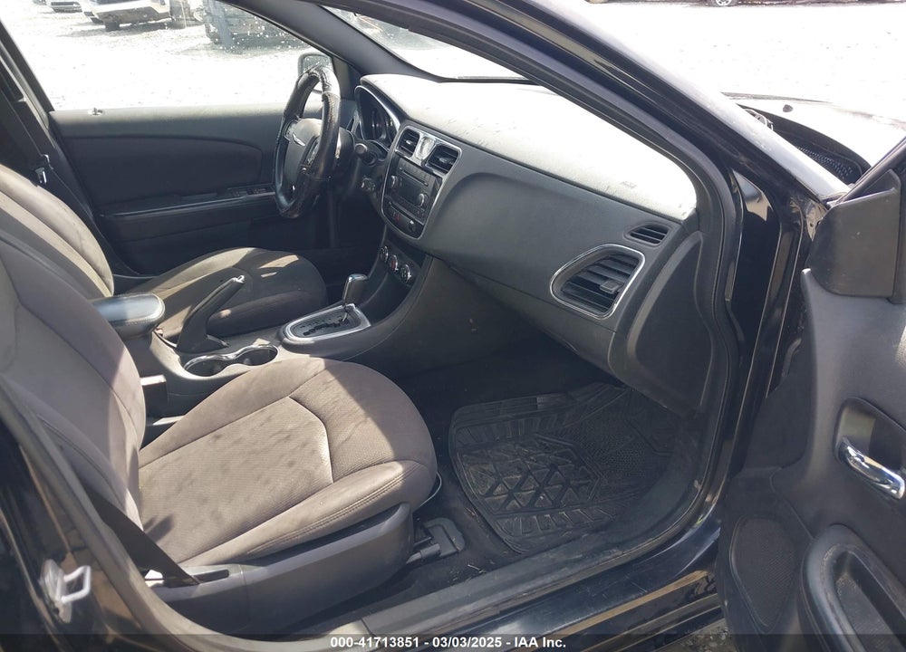2013 CHRYSLER 200 VIN: 1C3CCBAB0DN641548