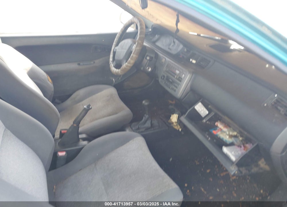 1992 HONDA CIVIC DX VIN: 2HGEH2355NH561638