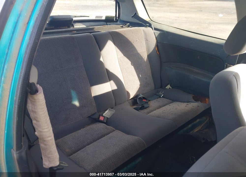 1992 HONDA CIVIC DX VIN: 2HGEH2355NH561638