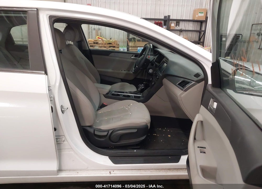 2016 HYUNDAI SONATA VIN: 5NPE24AF3GH283422