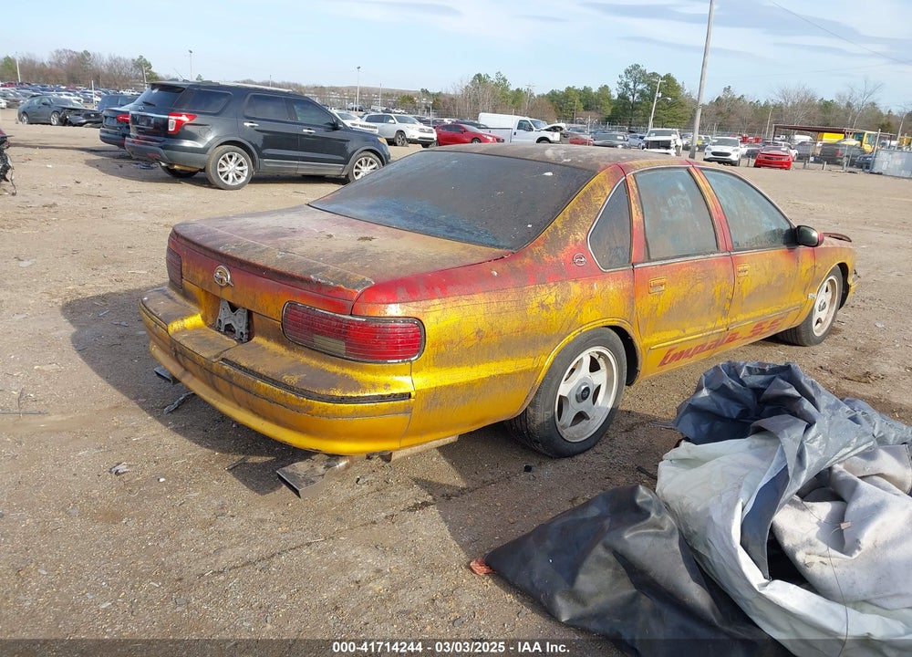 1995 CHEVROLET CAPRICE / IMPALA CLASSIC SS VIN: 1G1BL52P1SR143179