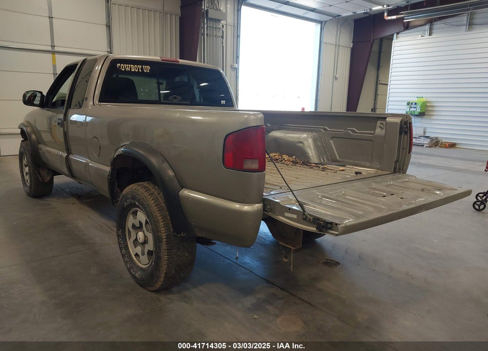 2000 CHEVROLET S-10 LS VIN: 1GCCT19W5Y8187170