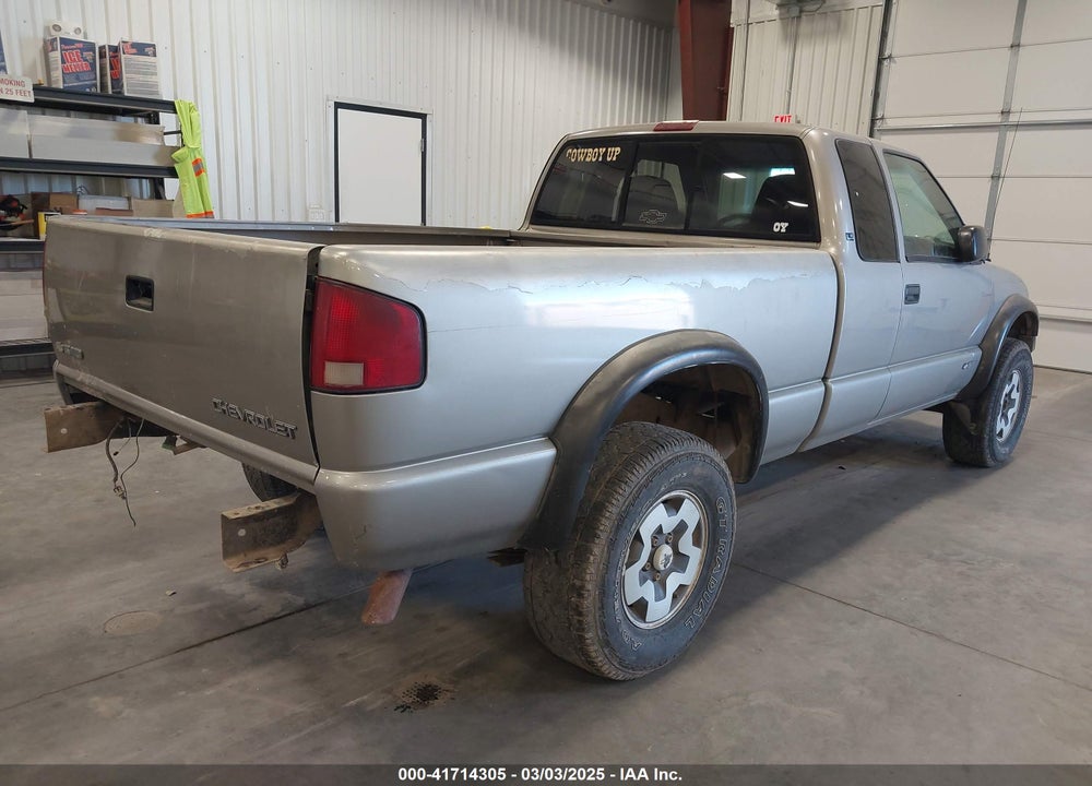 2000 CHEVROLET S-10 LS VIN: 1GCCT19W5Y8187170