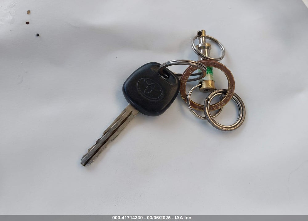 2008 TOYOTA COROLLA VIN: 2T1BR32E08C868137