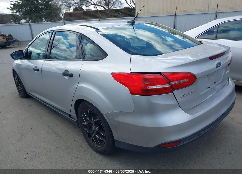 2016 FORD FOCUS S VIN: 1FADP3E21GL380151