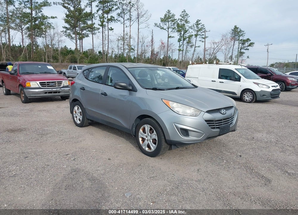 2011 HYUNDAI TUCSON GL VIN: KM8JT3AB7BU227318