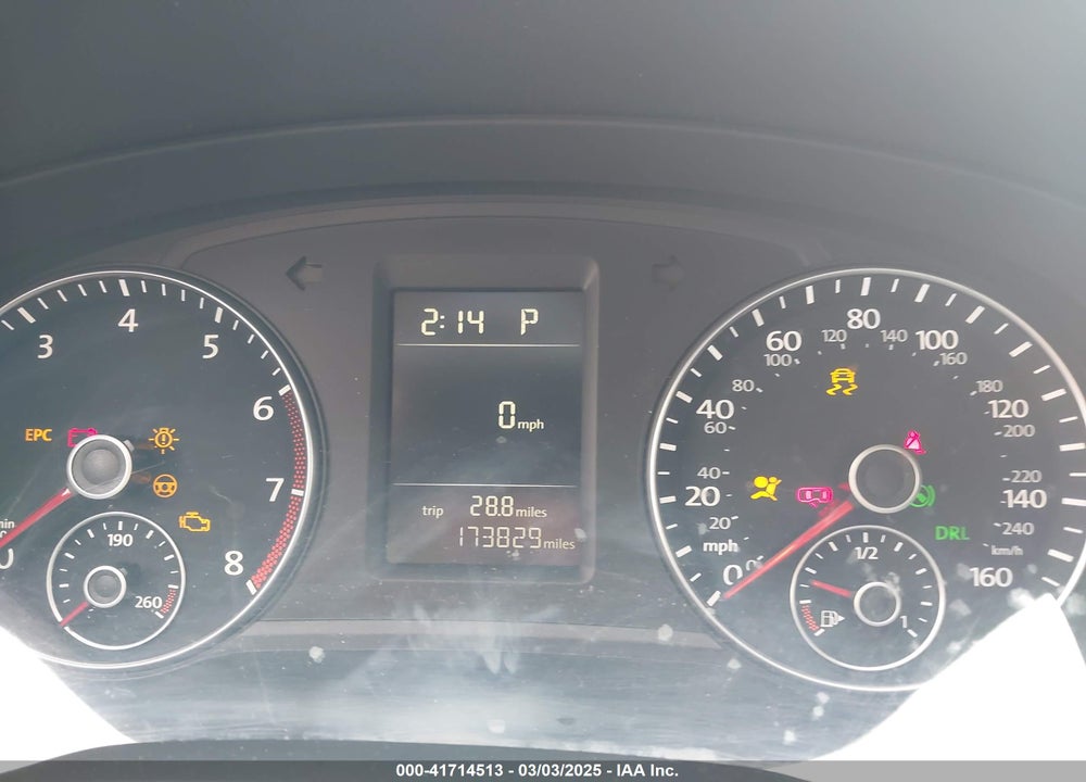 2015 VOLKSWAGEN PASSAT VIN: 1VWAT7A32FC029372