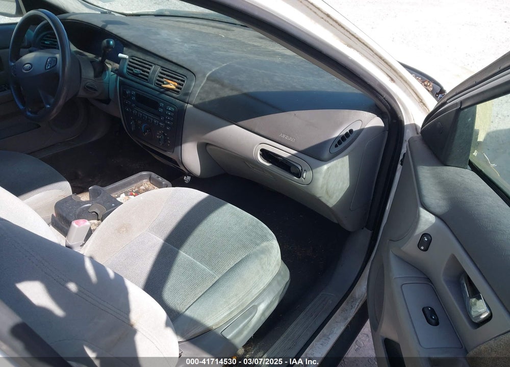 2002 FORD TAURUS VIN: 1FAFP55252A268767