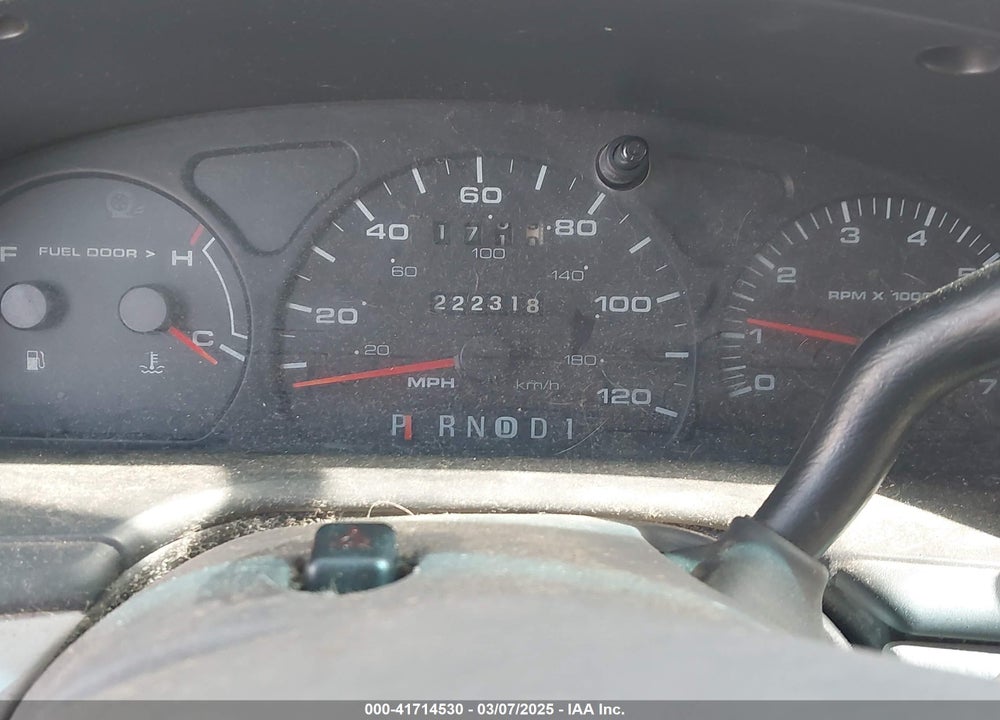 2002 FORD TAURUS VIN: 1FAFP55252A268767