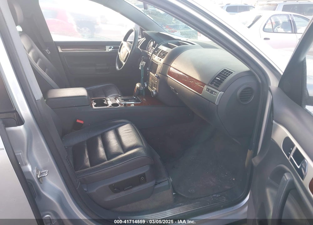 2005 VOLKSWAGEN TOUAREG VIN: WVGBG77L55D016459