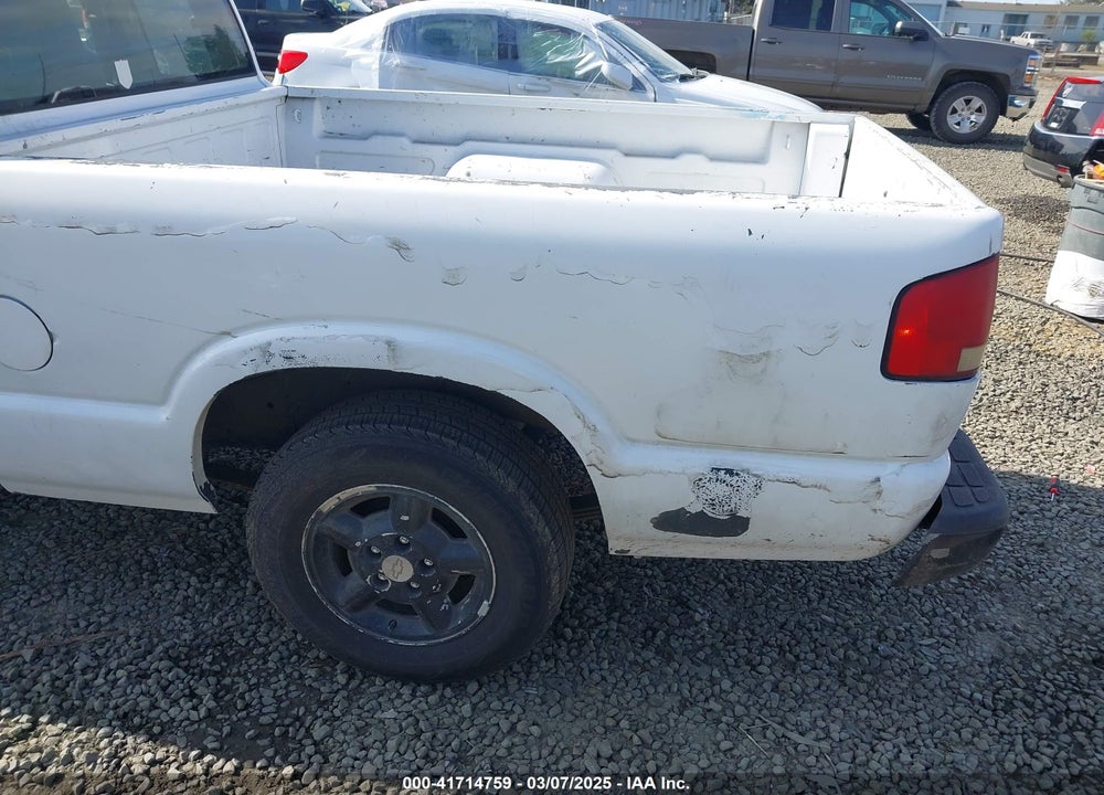 2002 CHEVROLET S-10 VIN: 1GCCS19W028183151
