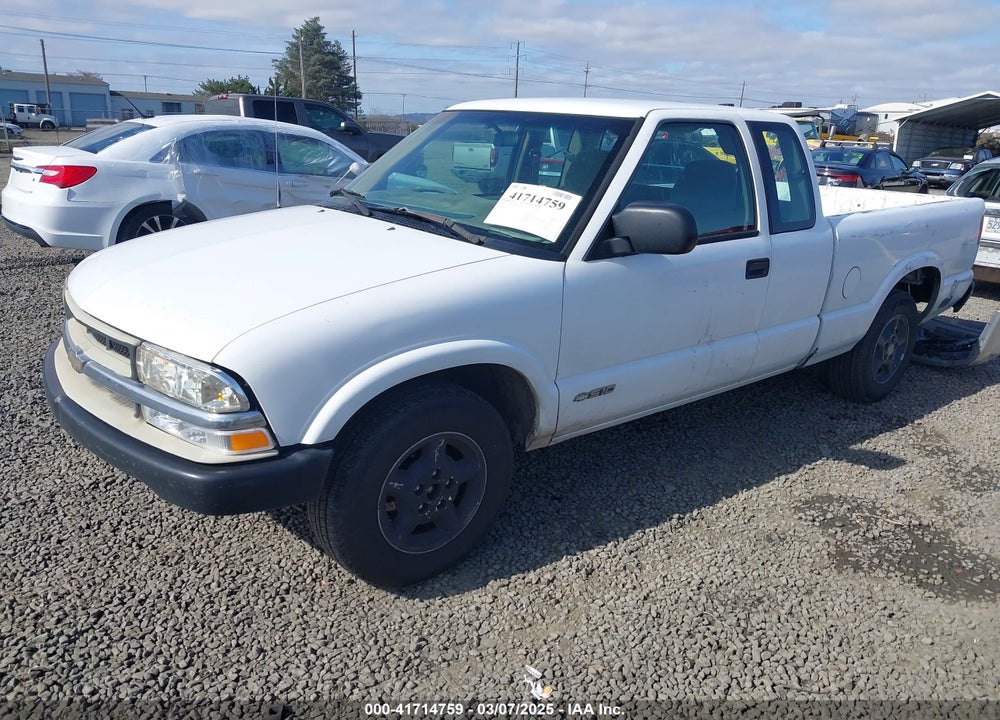 2002 CHEVROLET S-10 VIN: 1GCCS19W028183151