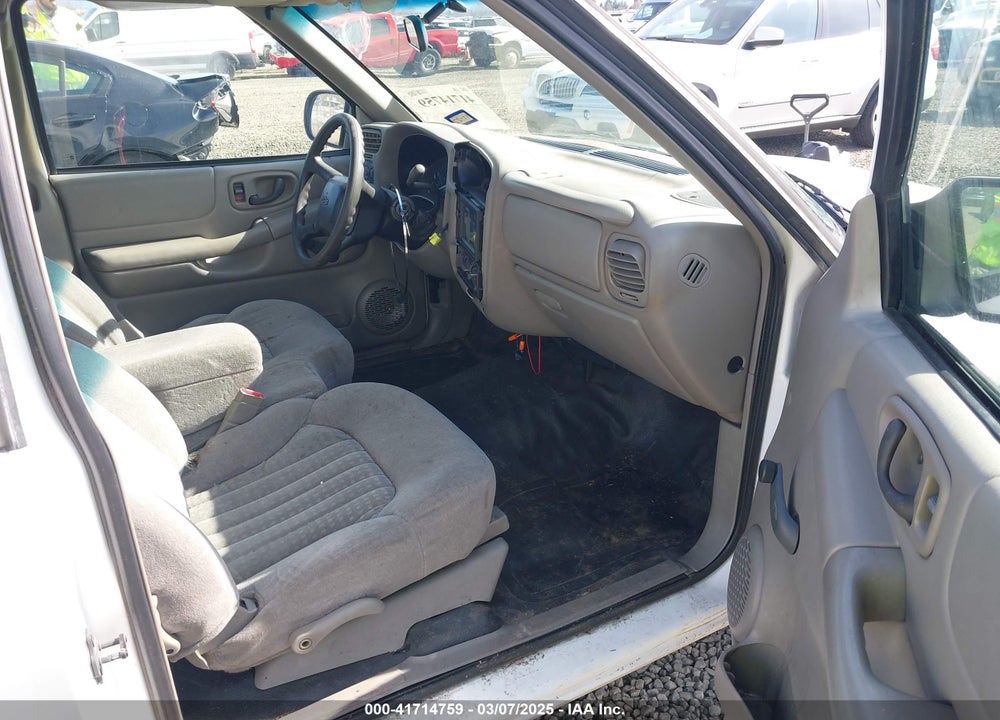 2002 CHEVROLET S-10 VIN: 1GCCS19W028183151