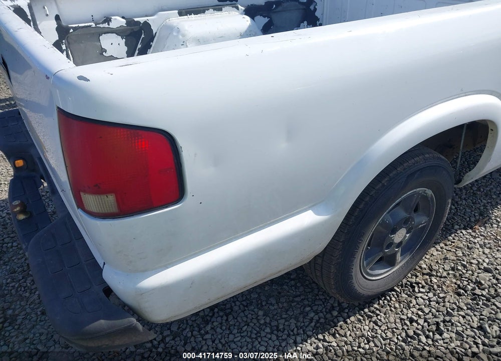 2002 CHEVROLET S-10 VIN: 1GCCS19W028183151