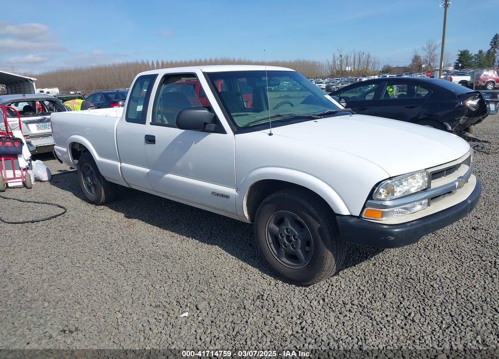 2002 CHEVROLET S-10 VIN: 1GCCS19W028183151