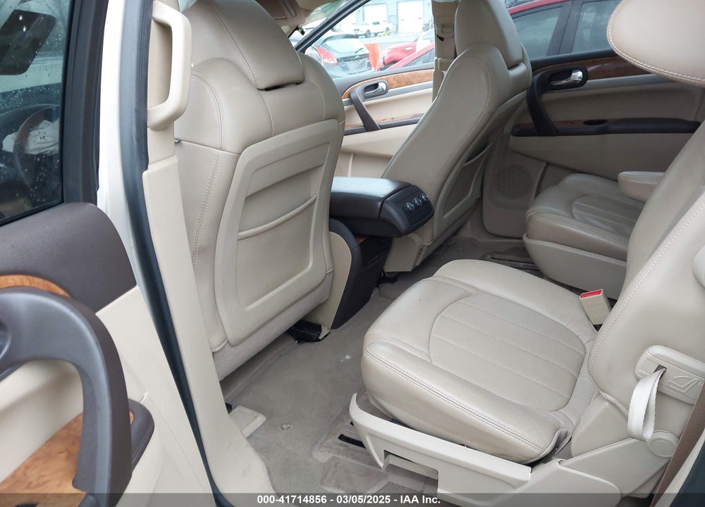 2011 BUICK ENCLAVE VIN: 5GAKRBED2BJ141740