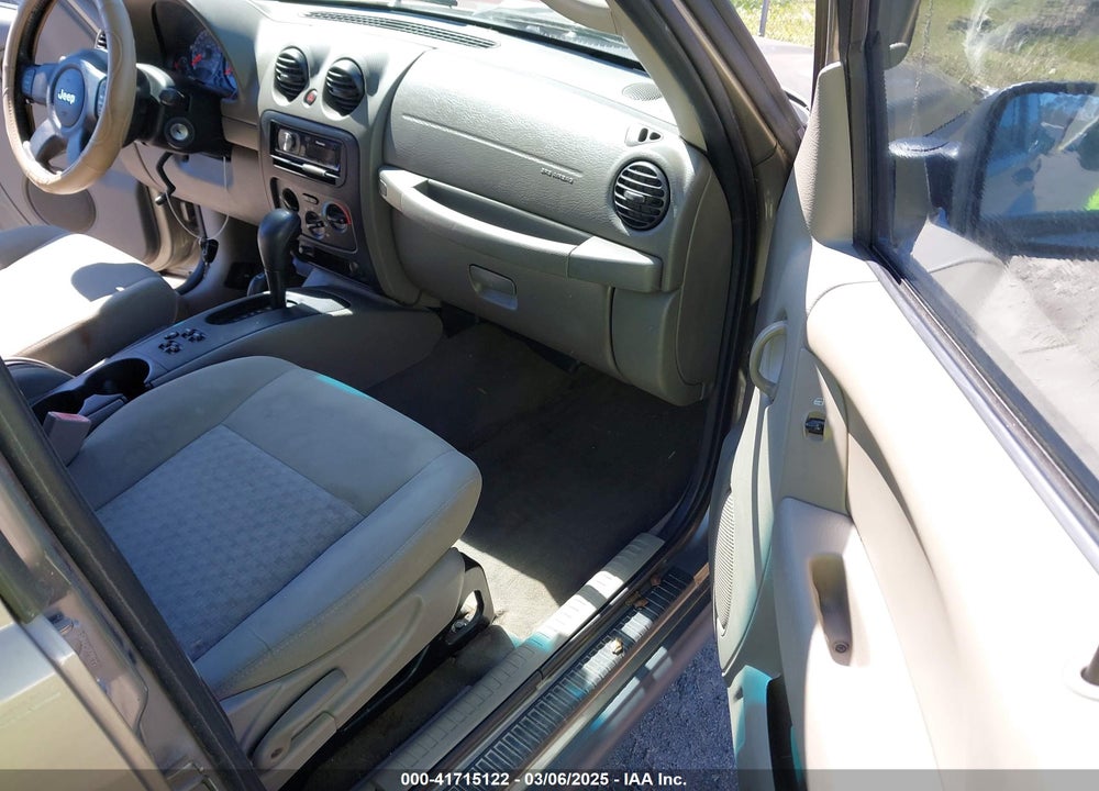 2006 JEEP LIBERTY SPORT VIN: 1J4GL48556W104853