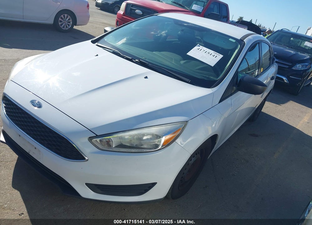 2015 FORD FOCUS VIN: 1FADP3E28FL386124