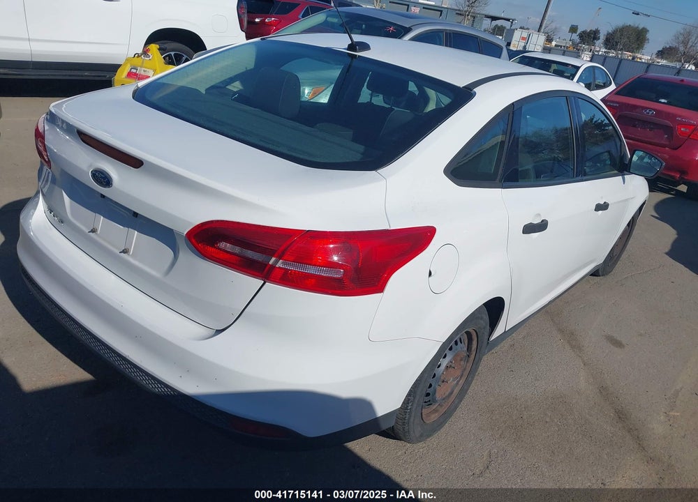 2015 FORD FOCUS VIN: 1FADP3E28FL386124