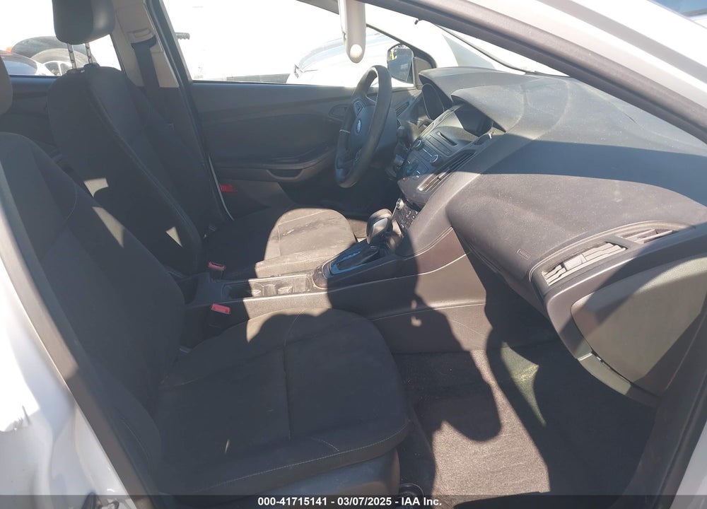 2015 FORD FOCUS VIN: 1FADP3E28FL386124