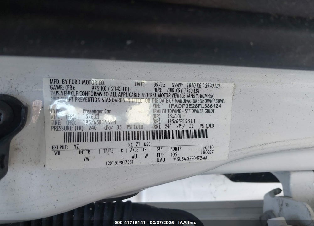 2015 FORD FOCUS VIN: 1FADP3E28FL386124