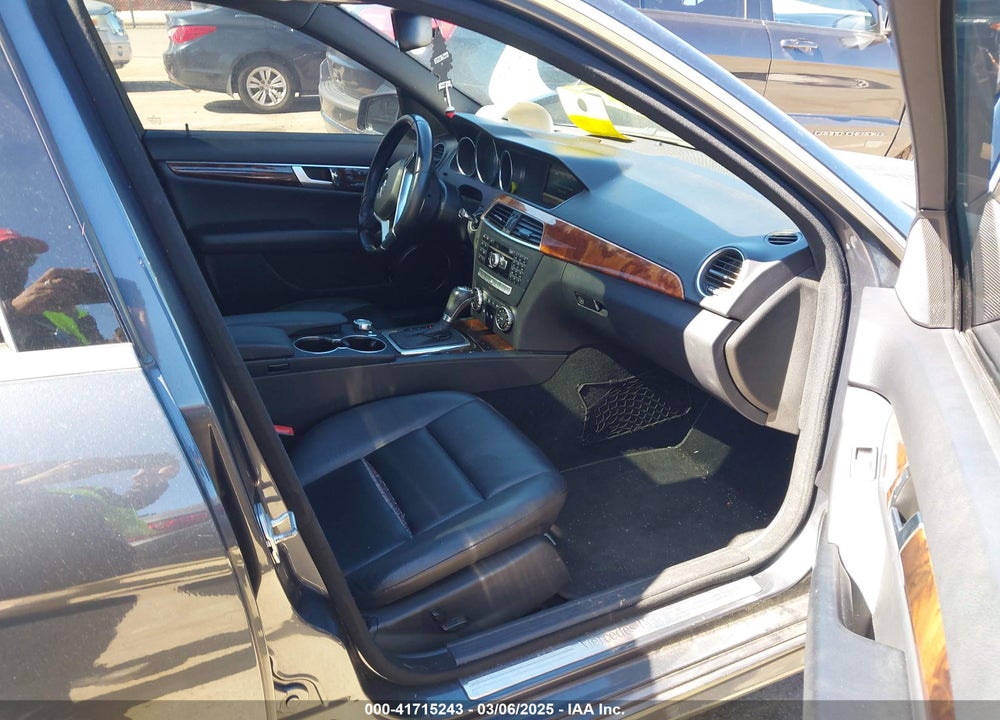 2013 MERCEDES-BENZ C 300 VIN: WDDGF8AB7DR263539