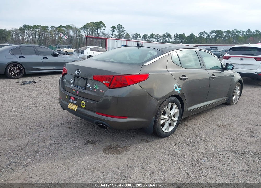 2011 KIA OPTIMA VIN: KNAGN4A74B5077136