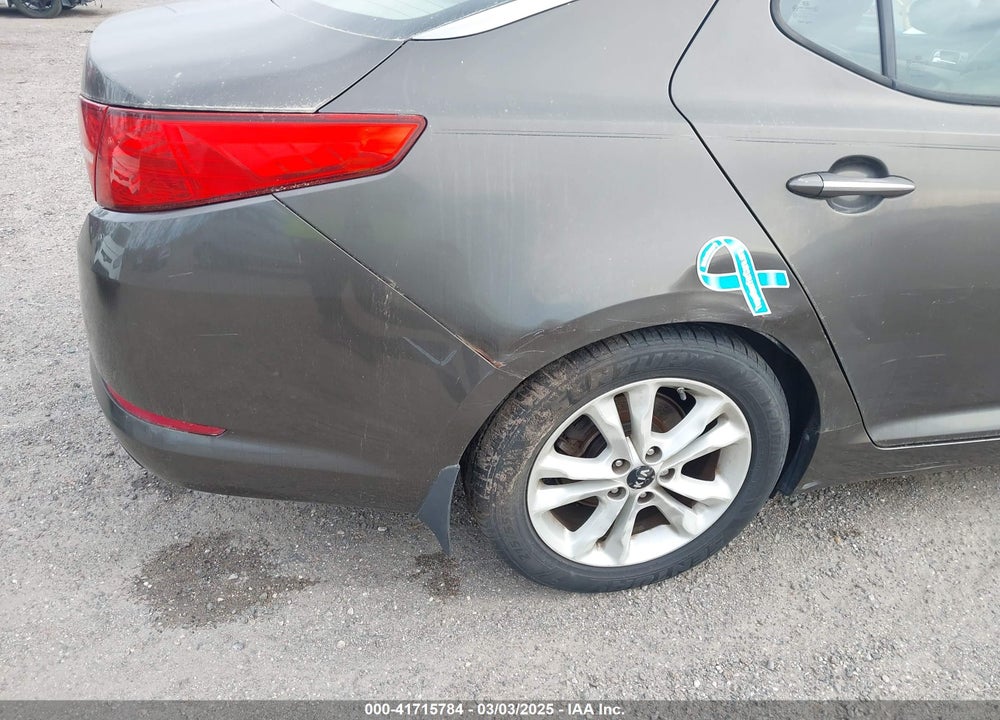 2011 KIA OPTIMA VIN: KNAGN4A74B5077136