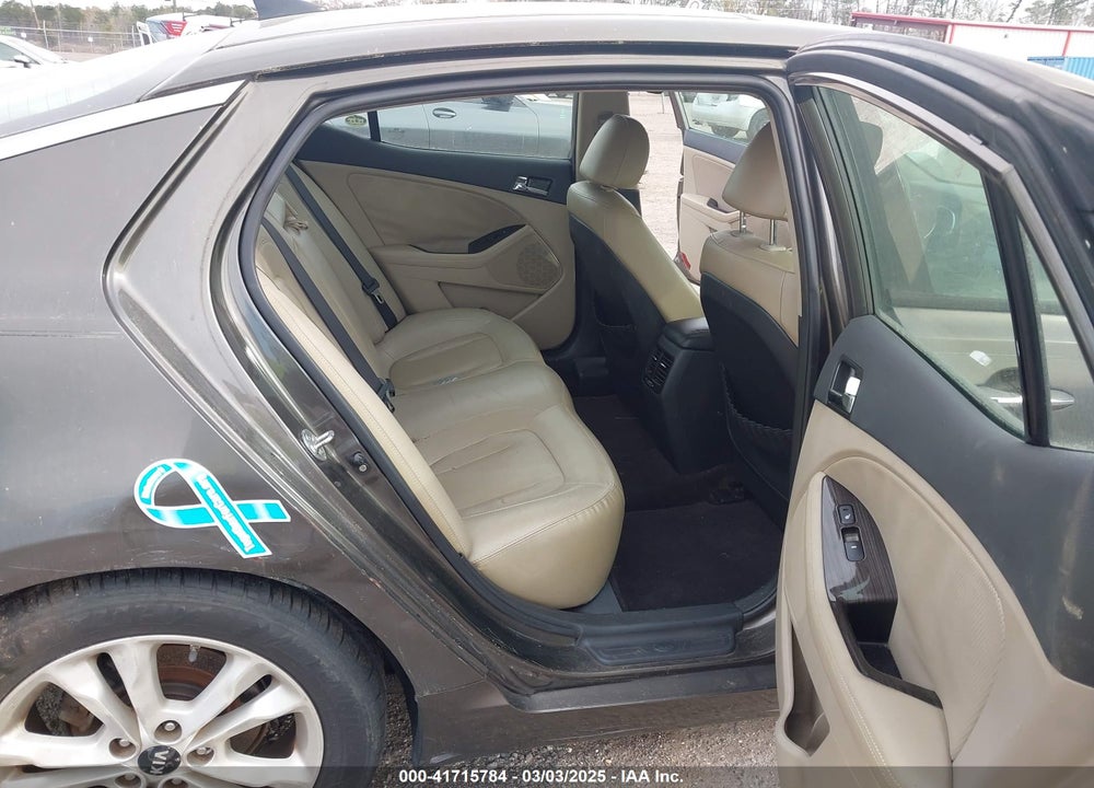 2011 KIA OPTIMA VIN: KNAGN4A74B5077136