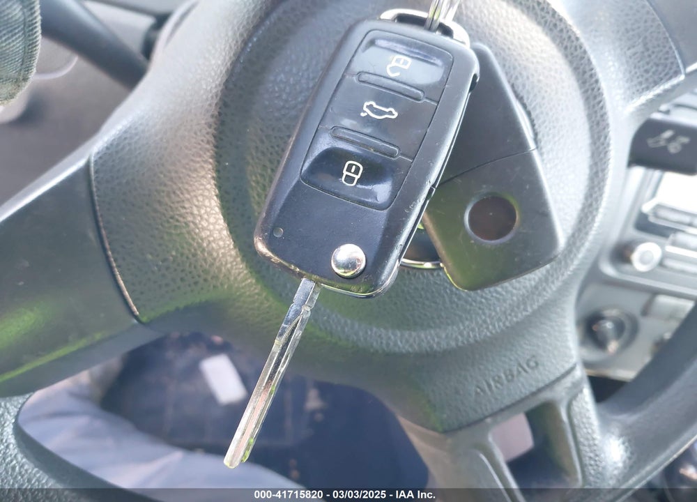 2014 VOLKSWAGEN JETTA VIN: 3VW2K7AJ1EM329682