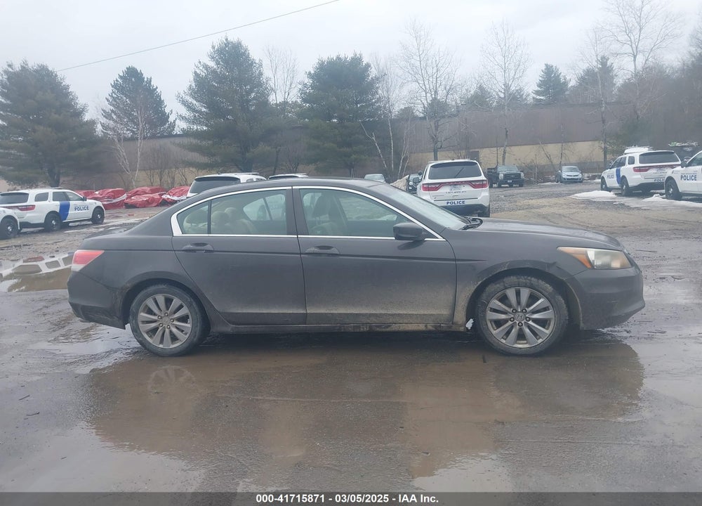 2011 HONDA ACCORD VIN: 1HGCP2F70BA016206