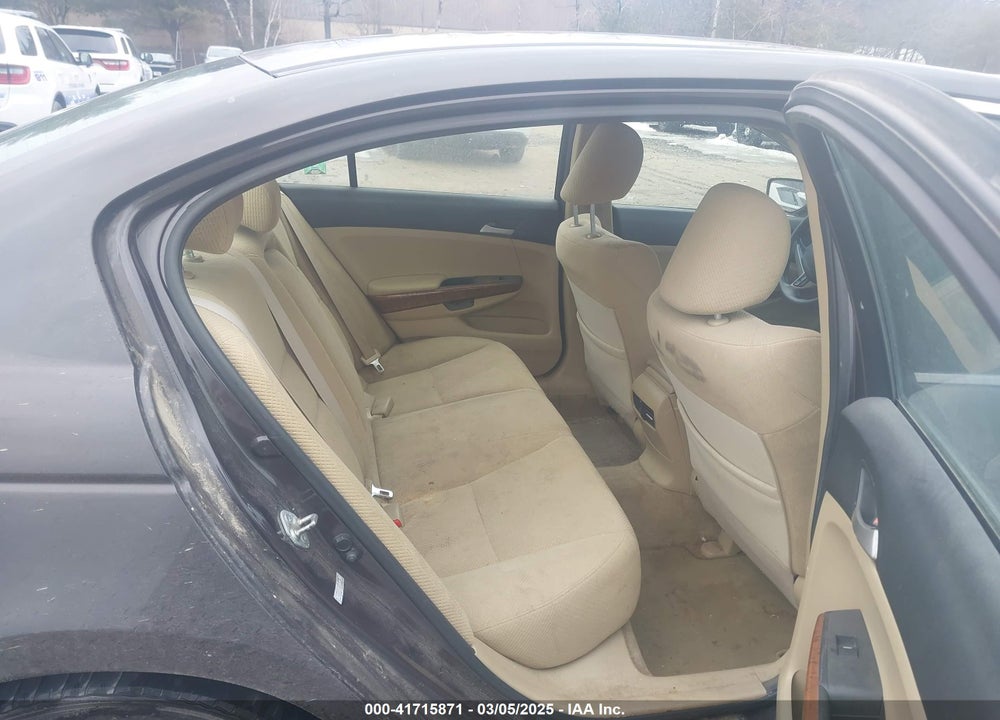 2011 HONDA ACCORD VIN: 1HGCP2F70BA016206