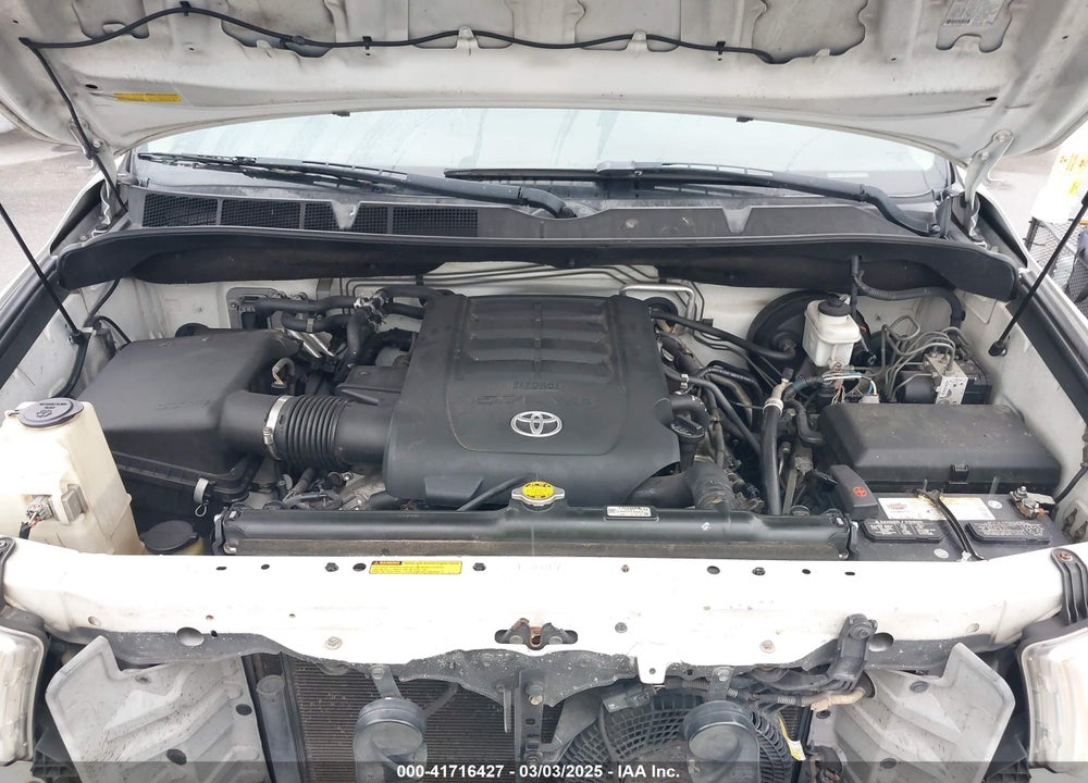 2011 TOYOTA SEQUOIA PLATINUM 5.7L V8 VIN: 5TDYY5G12BS035923