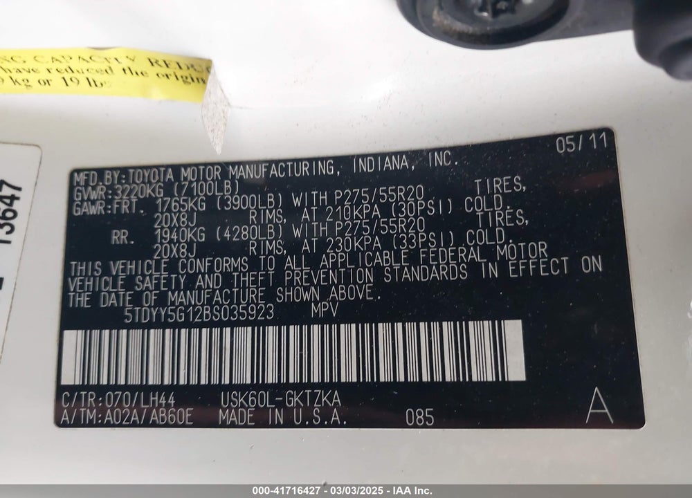 2011 TOYOTA SEQUOIA PLATINUM 5.7L V8 VIN: 5TDYY5G12BS035923