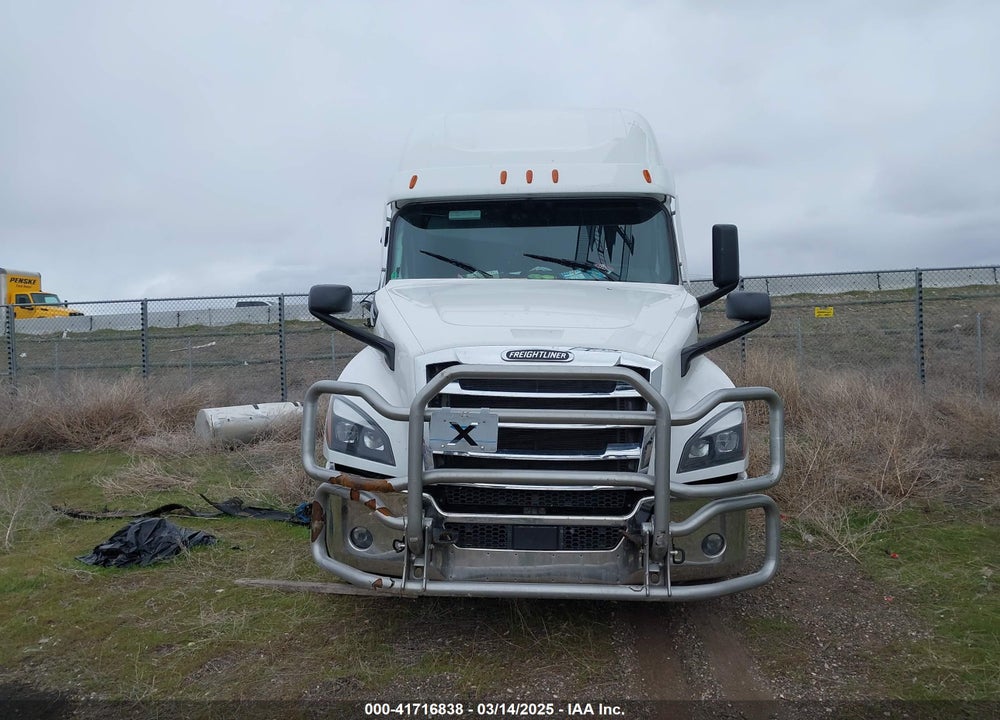 2024 FREIGHTLINER NEW CASCADIA 126 VIN: 3AKJHHDV2RSVM4526