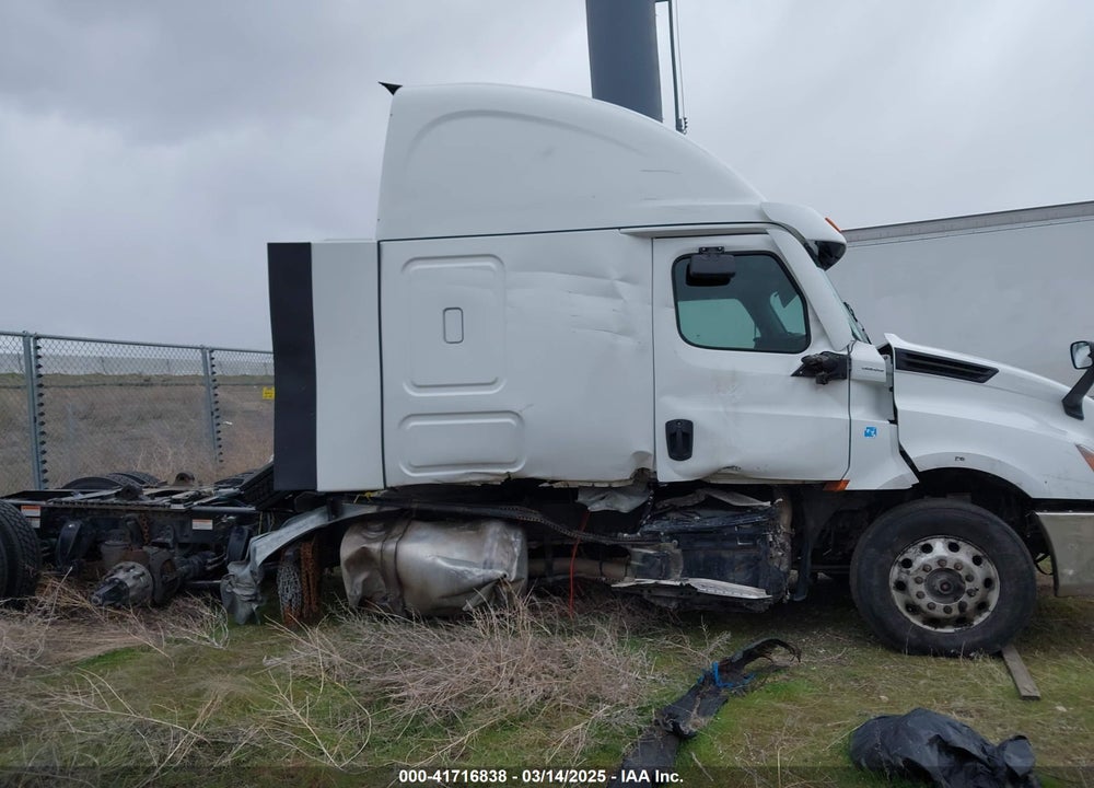 2024 FREIGHTLINER NEW CASCADIA 126 VIN: 3AKJHHDV2RSVM4526
